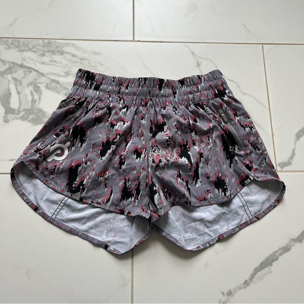 Lululemon tracker shorts printed peloton logo size 8